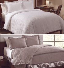 Load image into Gallery viewer, Beyond Textures Linens - Bed Wraps